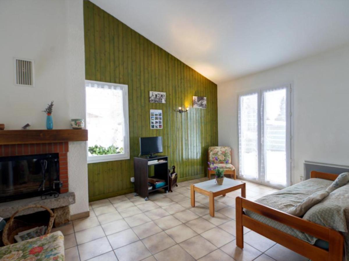 Gite Avec Cheminee, Terrasse Et Wifi - Animaux Acceptes - Fr-1-496-163 Usson-en-Forez エクステリア 写真