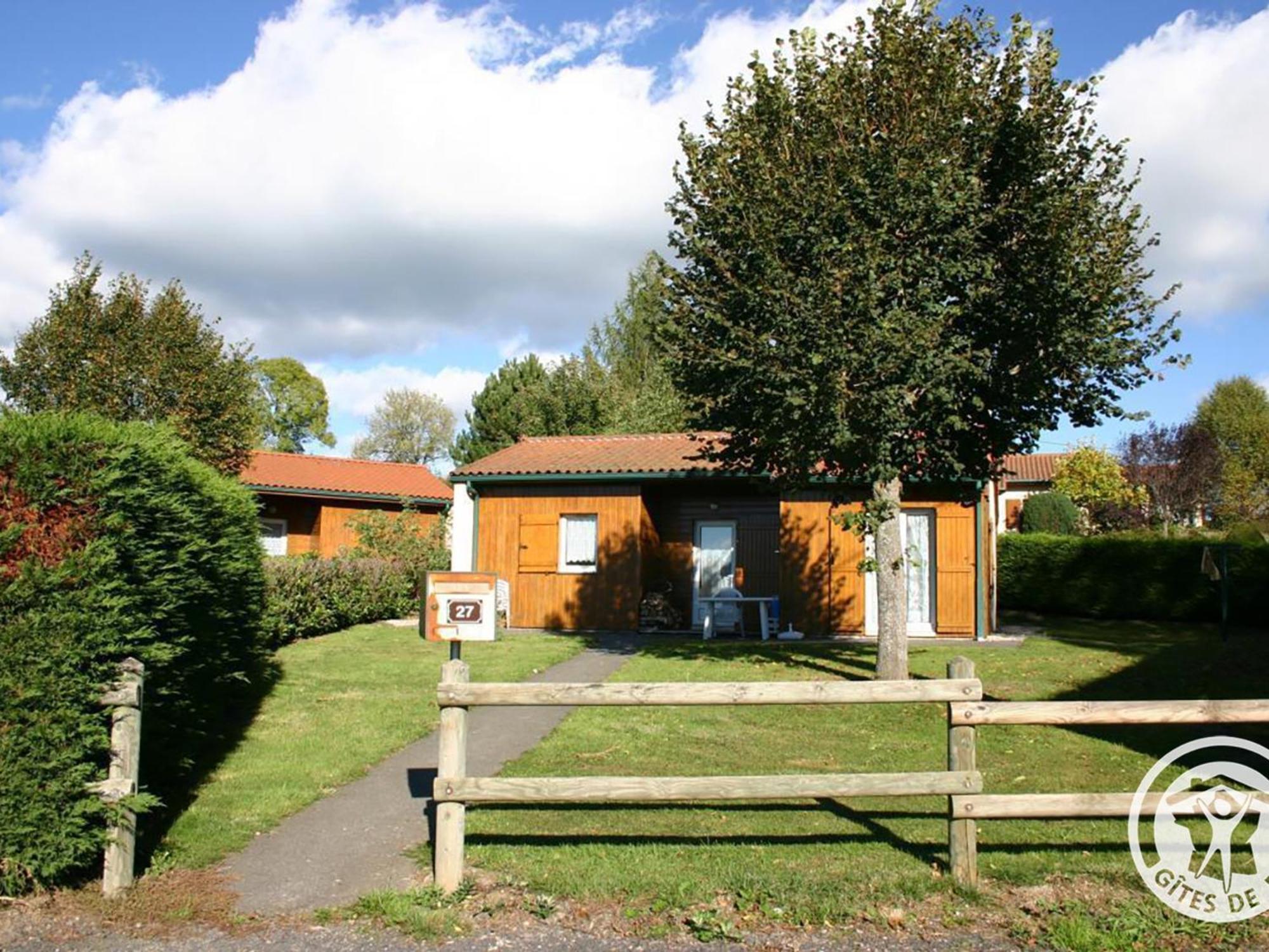 Gite Avec Cheminee, Terrasse Et Wifi - Animaux Acceptes - Fr-1-496-163 Usson-en-Forez エクステリア 写真